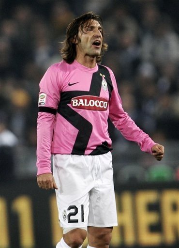 世体：克里斯滕森并没受伤，提前结束训练是计划好的