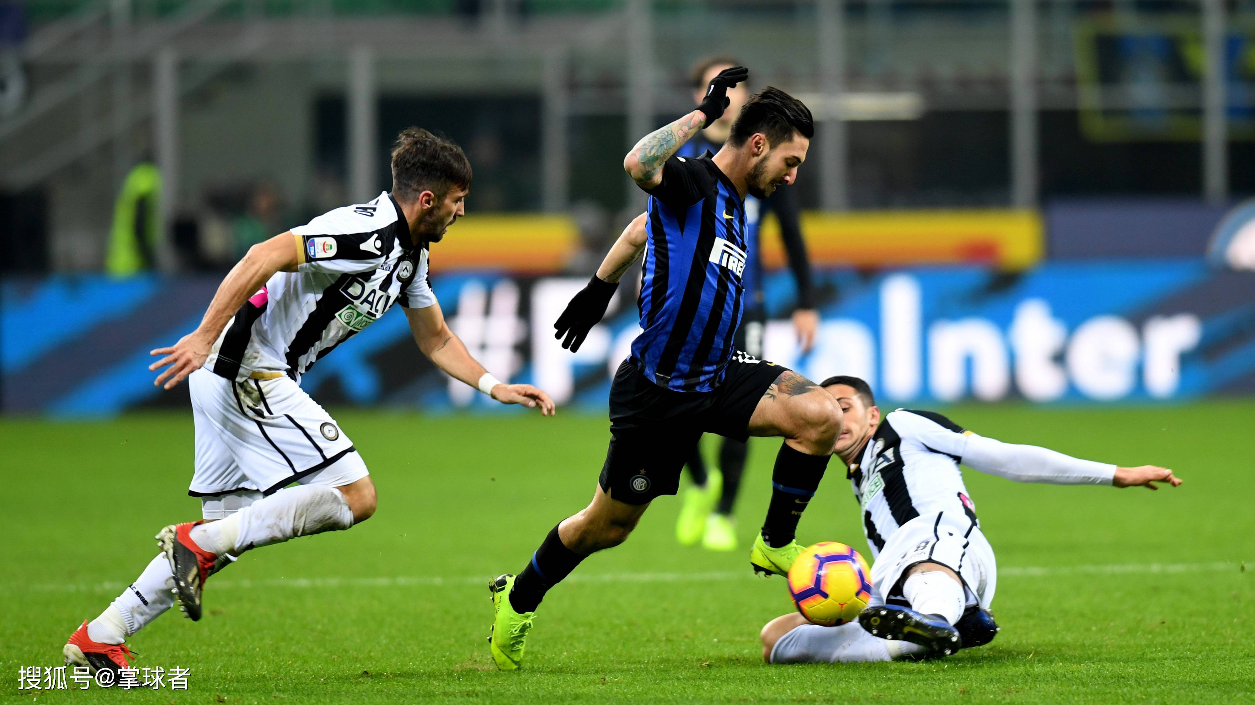 张外龙：向余望是中国足球未来的重要资源，我曾帮他重建信心