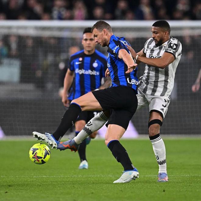 摩根公布C罗最新专访数据：全平台播放量达1.65亿次